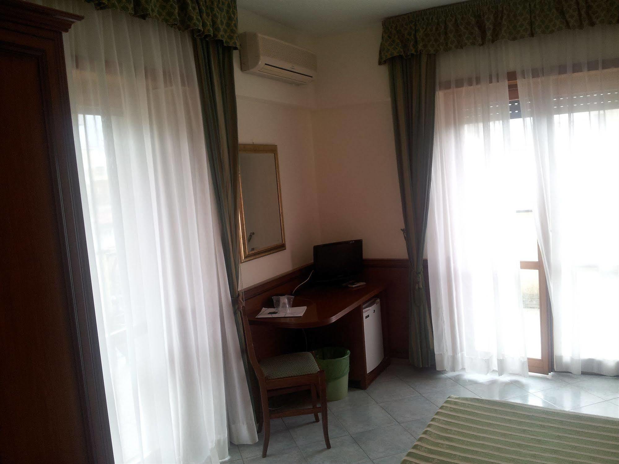 Hotel Octavia Rzym Zewnętrze zdjęcie
