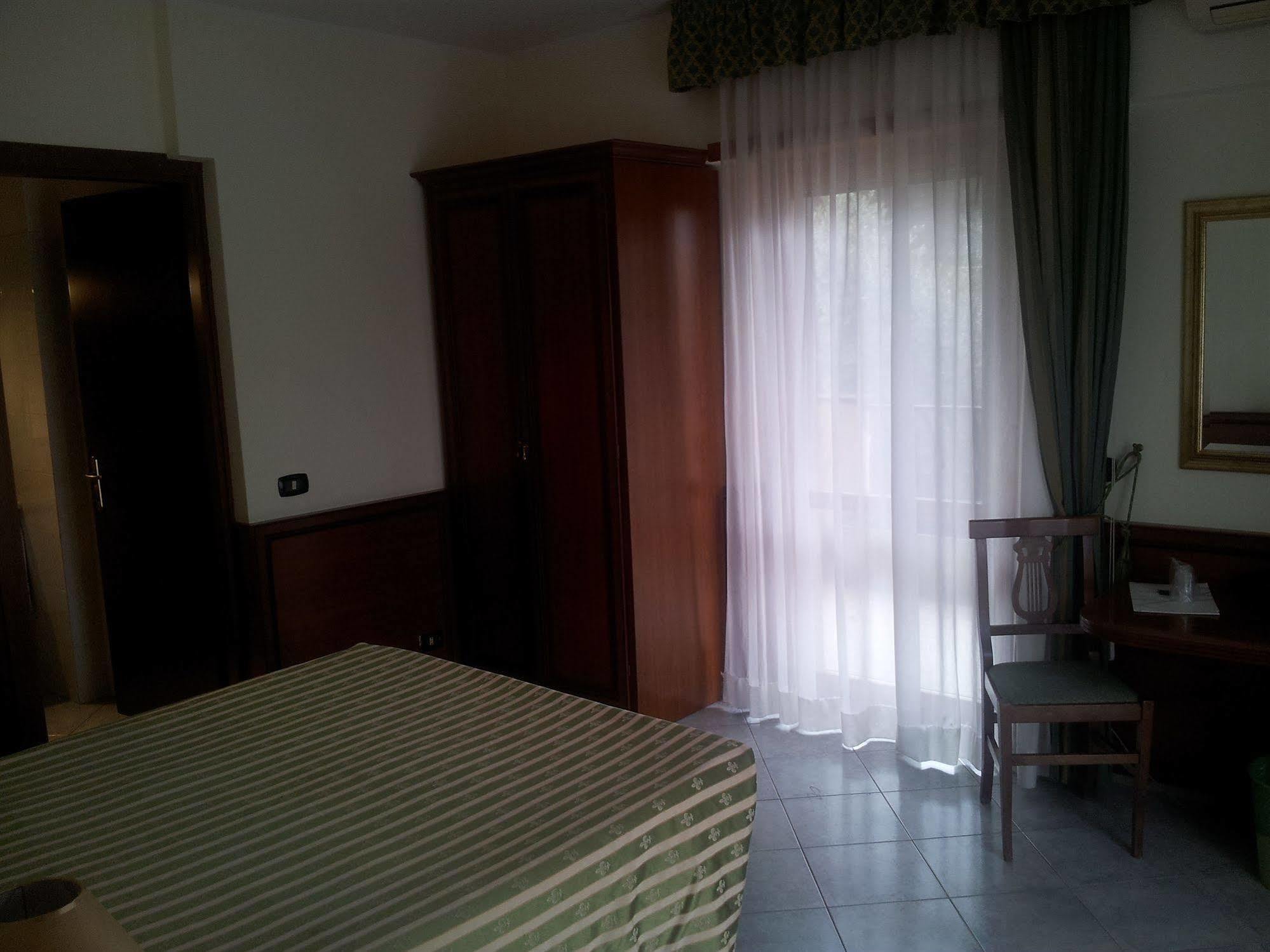 Hotel Octavia Rzym Zewnętrze zdjęcie