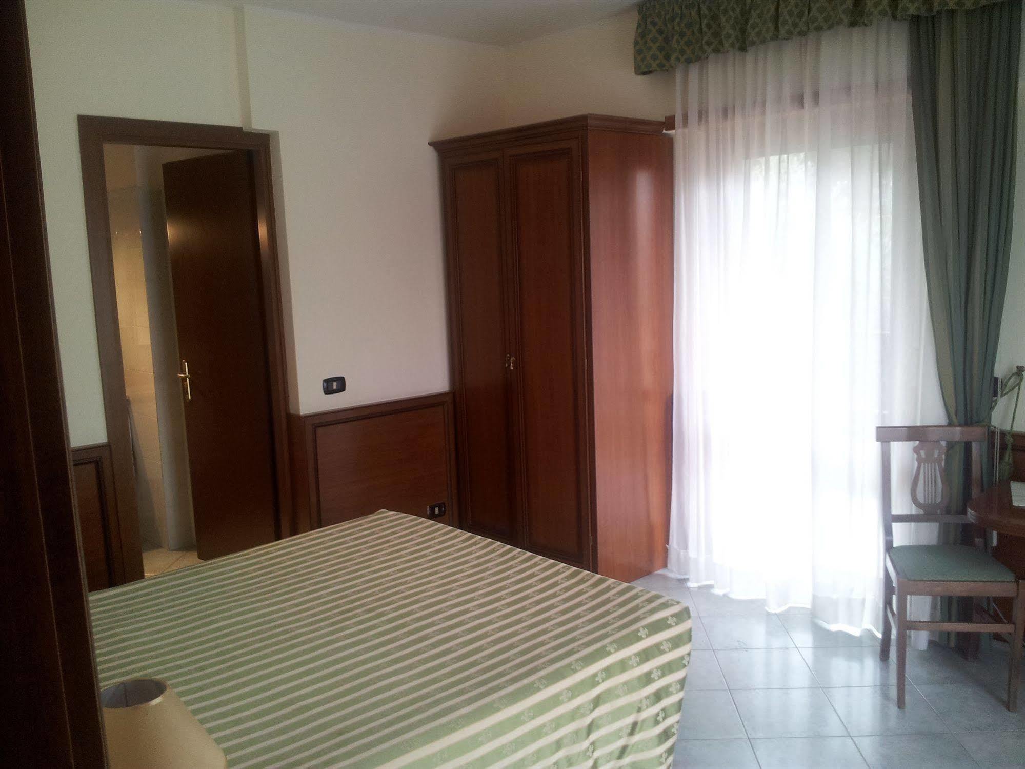 Hotel Octavia Rzym Zewnętrze zdjęcie